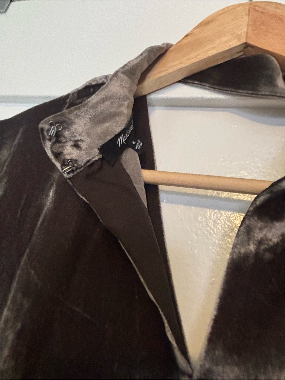 Madewell Charcoal Velvet V-Neck Short Sleeve Top with Mock Collar - Picture 7 of 8